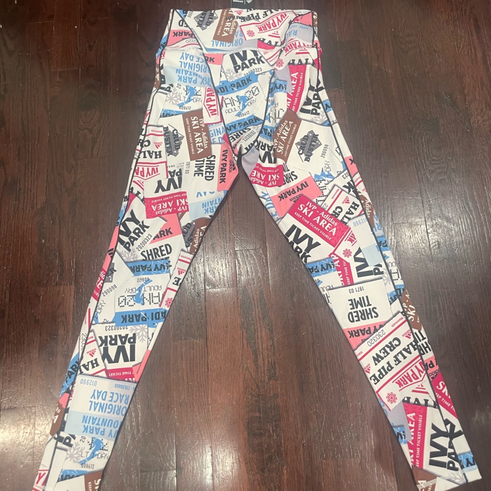 Ivy Park Multicolor Graphic Leggings